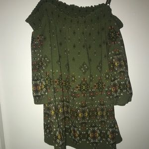 Sweet Wanderer Olive Green Flow Top. Size S